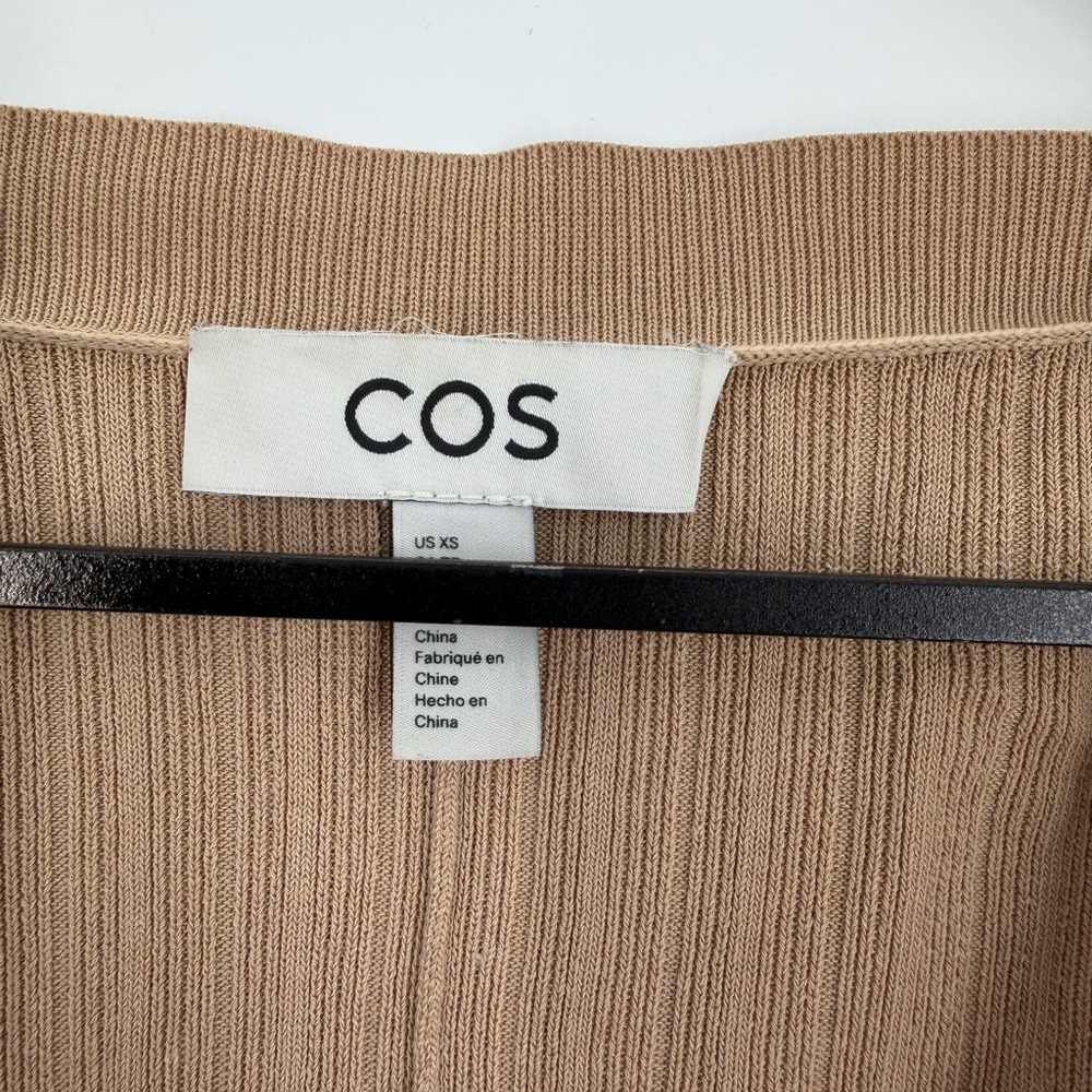Cos Loose Fit Ribbed Raglan Sleeve Cardigan In Beige - Picture 4 of 7